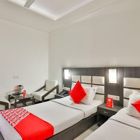 Oyo 2351 Hotel Golden Plaza Ahmedabad Ngoại thất bức ảnh
