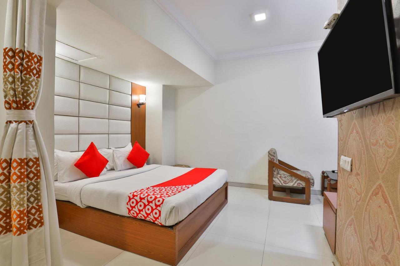 Oyo 2351 Hotel Golden Plaza Ahmedabad Ngoại thất bức ảnh