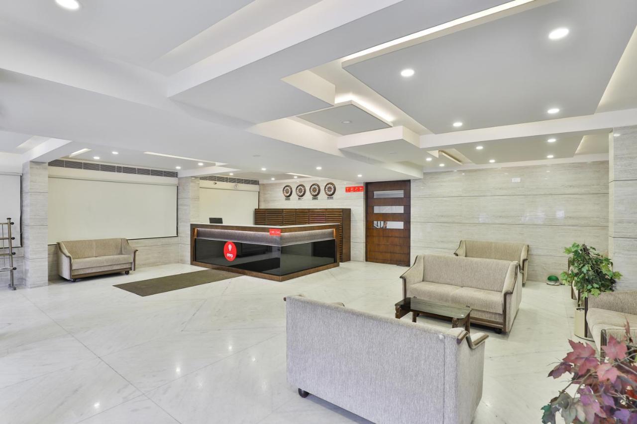Oyo 2351 Hotel Golden Plaza Ahmedabad Ngoại thất bức ảnh
