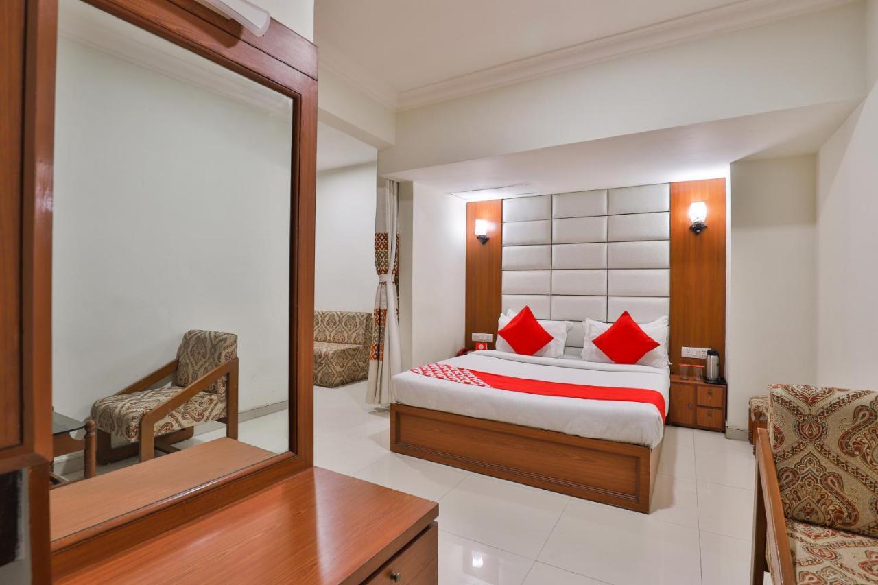 Oyo 2351 Hotel Golden Plaza Ahmedabad Ngoại thất bức ảnh