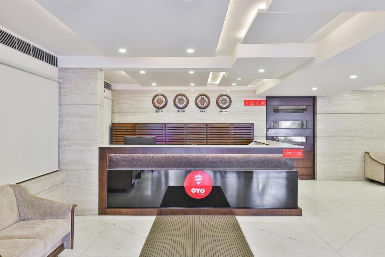 Oyo 2351 Hotel Golden Plaza Ahmedabad Ngoại thất bức ảnh
