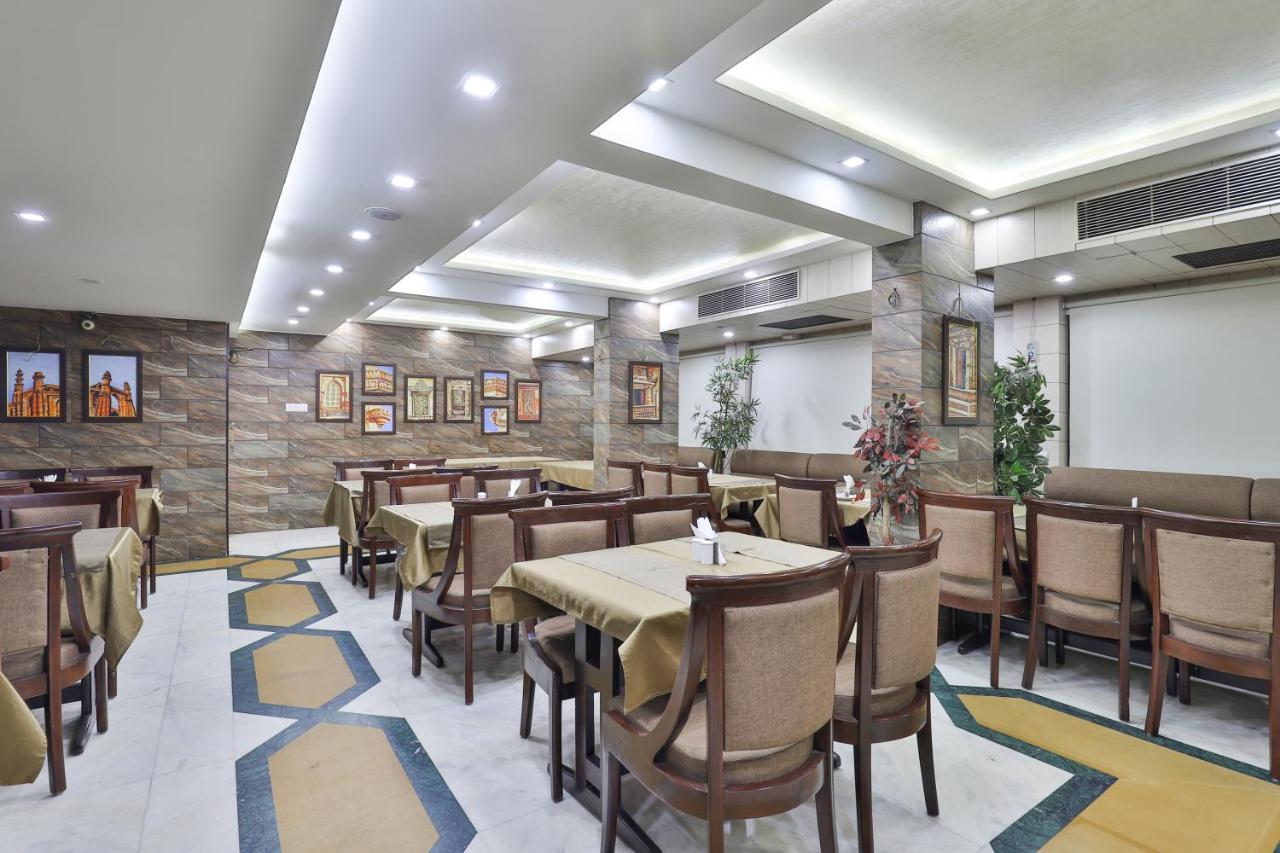 Oyo 2351 Hotel Golden Plaza Ahmedabad Ngoại thất bức ảnh