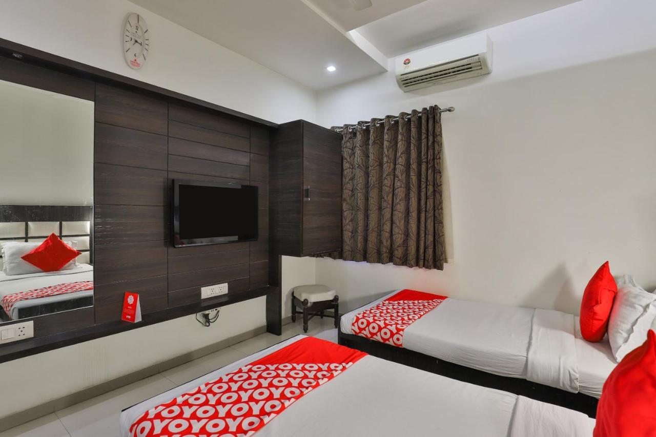 Oyo 2351 Hotel Golden Plaza Ahmedabad Ngoại thất bức ảnh