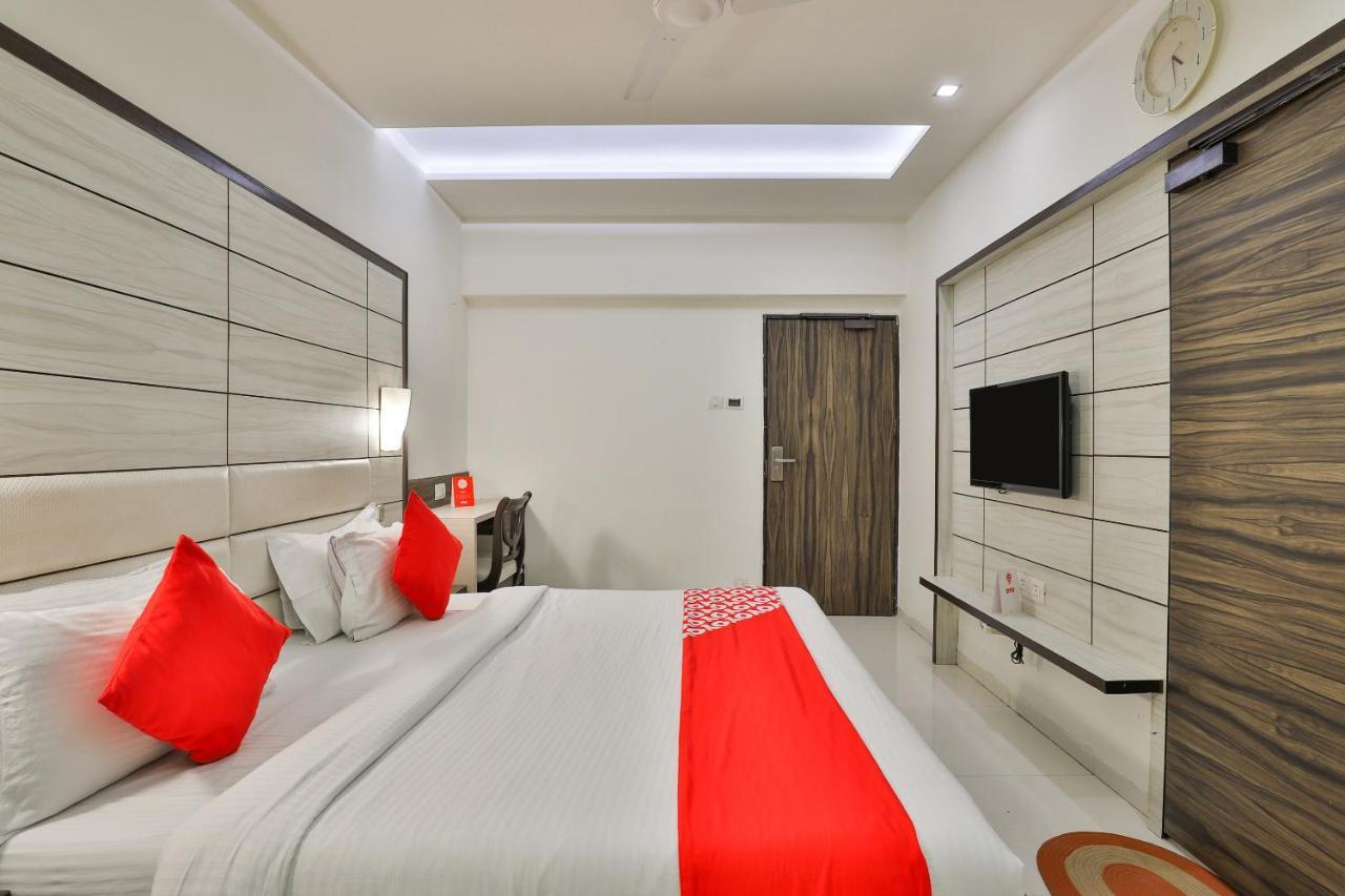 Oyo 2351 Hotel Golden Plaza Ahmedabad Ngoại thất bức ảnh