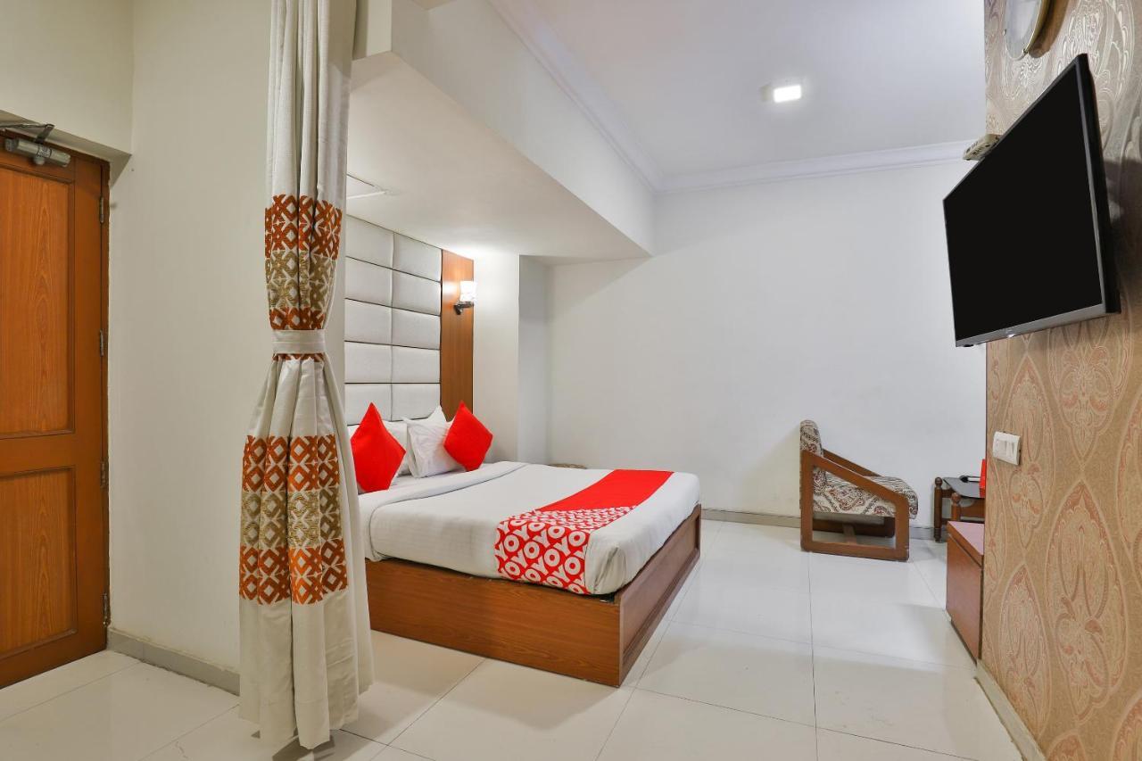 Oyo 2351 Hotel Golden Plaza Ahmedabad Ngoại thất bức ảnh