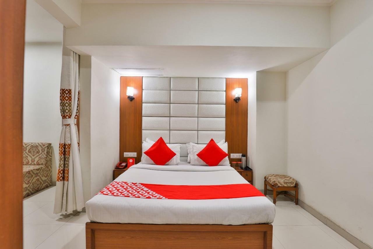 Oyo 2351 Hotel Golden Plaza Ahmedabad Ngoại thất bức ảnh